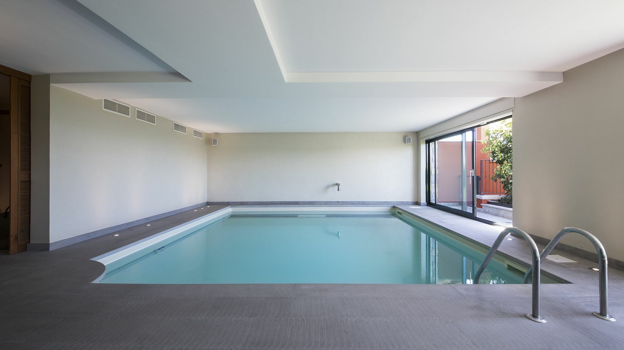 Suite & Pool-Como House-160 Mt-Private Indoor Swimming Pool, Heated All Year-Private Covered Parking-Private Garden And Terrace-Fully Equipped Kitchen المظهر الخارجي الصورة