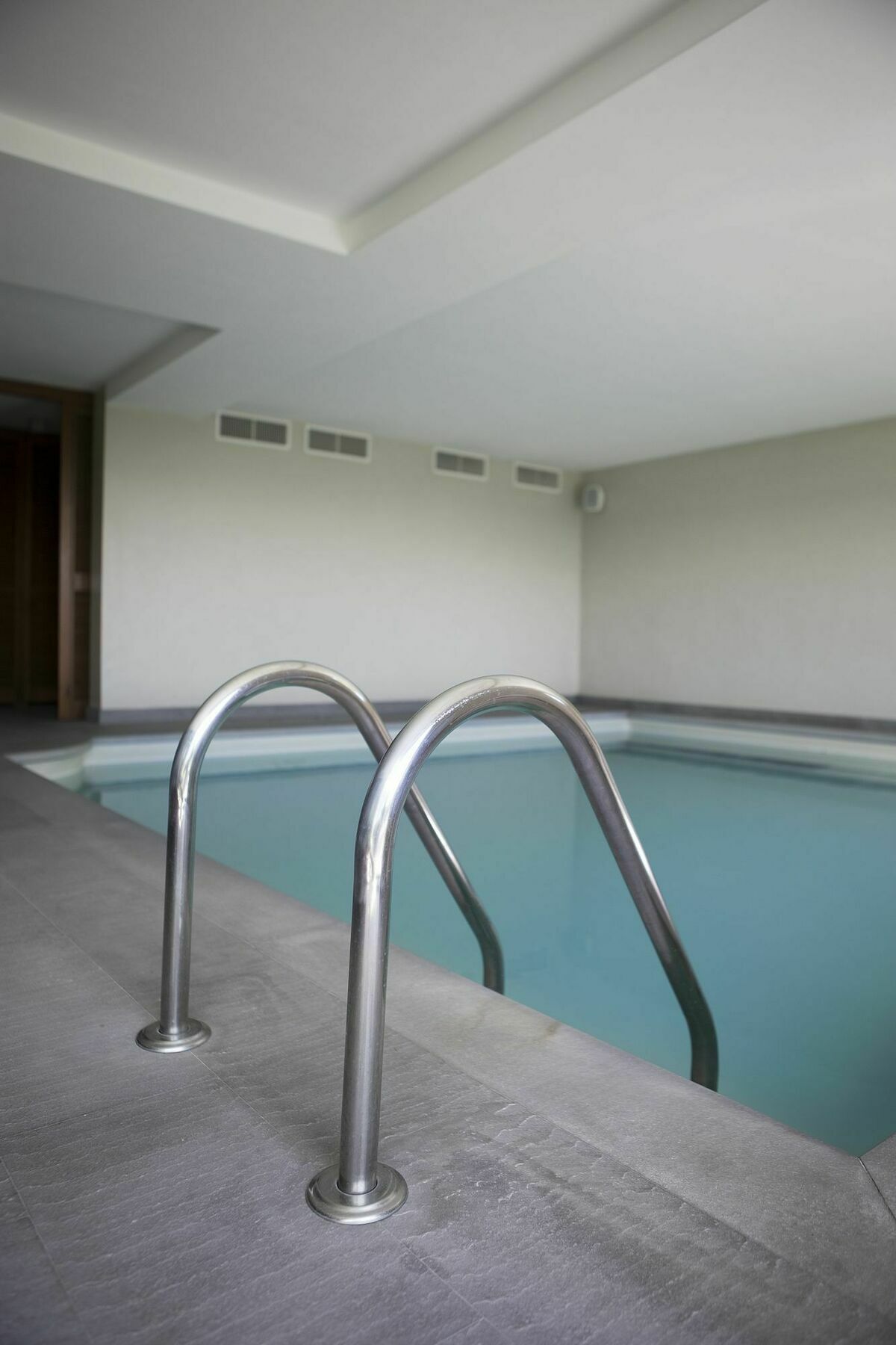 Suite & Pool-Como House-160 Mt-Private Indoor Swimming Pool, Heated All Year-Private Covered Parking-Private Garden And Terrace-Fully Equipped Kitchen المظهر الخارجي الصورة