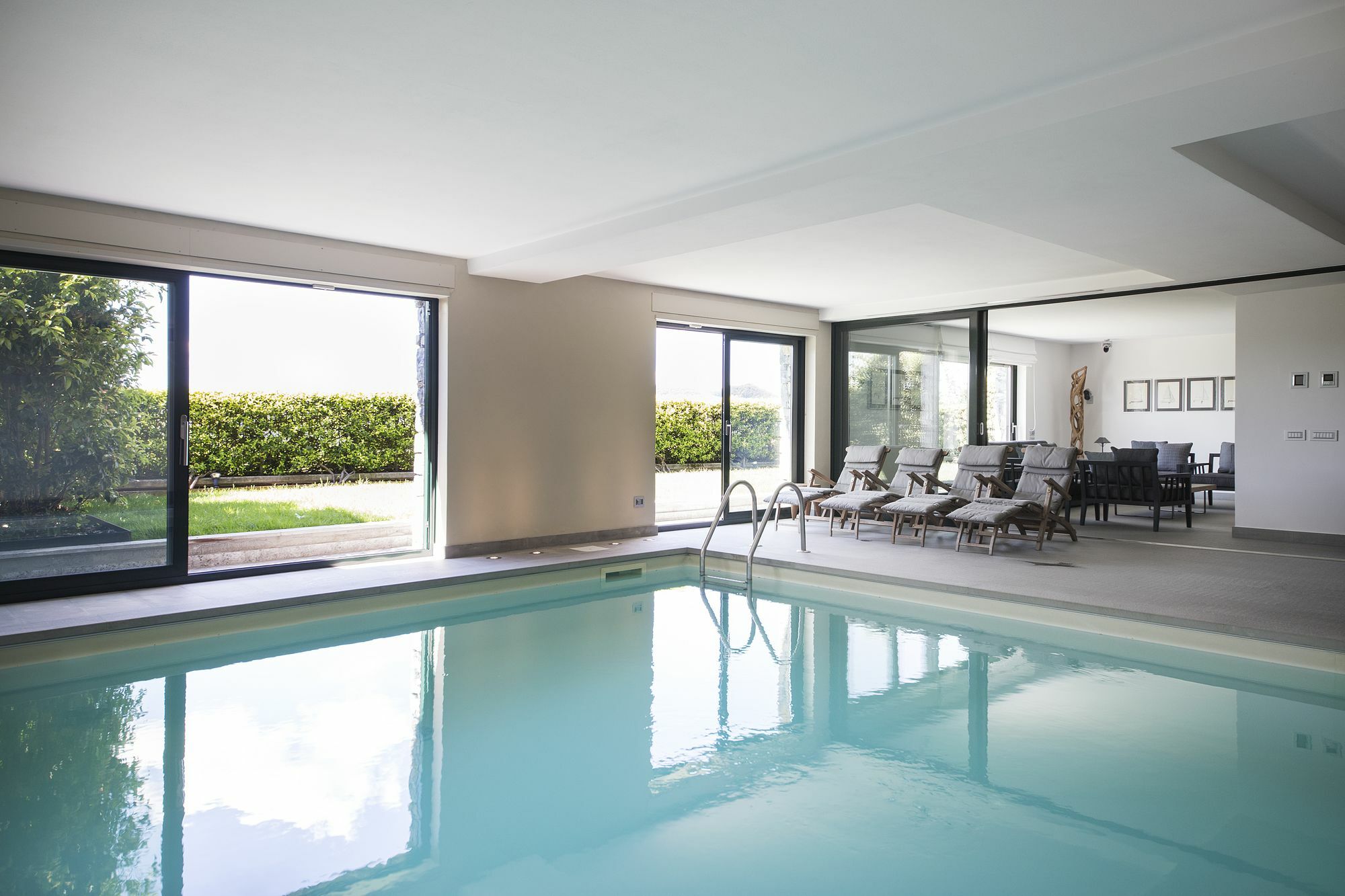 Suite & Pool-Como House-160 Mt-Private Indoor Swimming Pool, Heated All Year-Private Covered Parking-Private Garden And Terrace-Fully Equipped Kitchen المظهر الخارجي الصورة