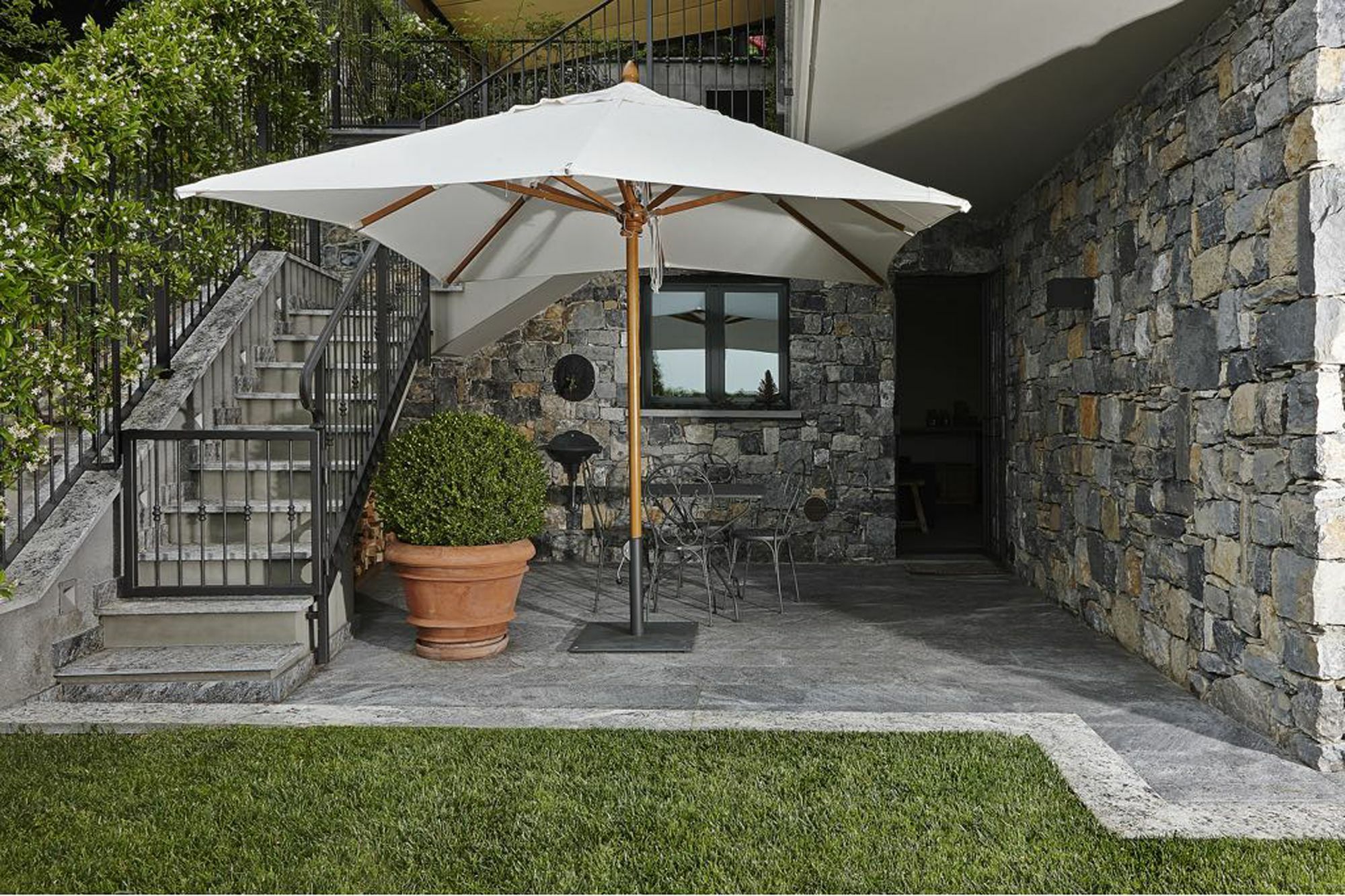 Suite & Pool-Como House-160 Mt-Private Indoor Swimming Pool, Heated All Year-Private Covered Parking-Private Garden And Terrace-Fully Equipped Kitchen المظهر الخارجي الصورة